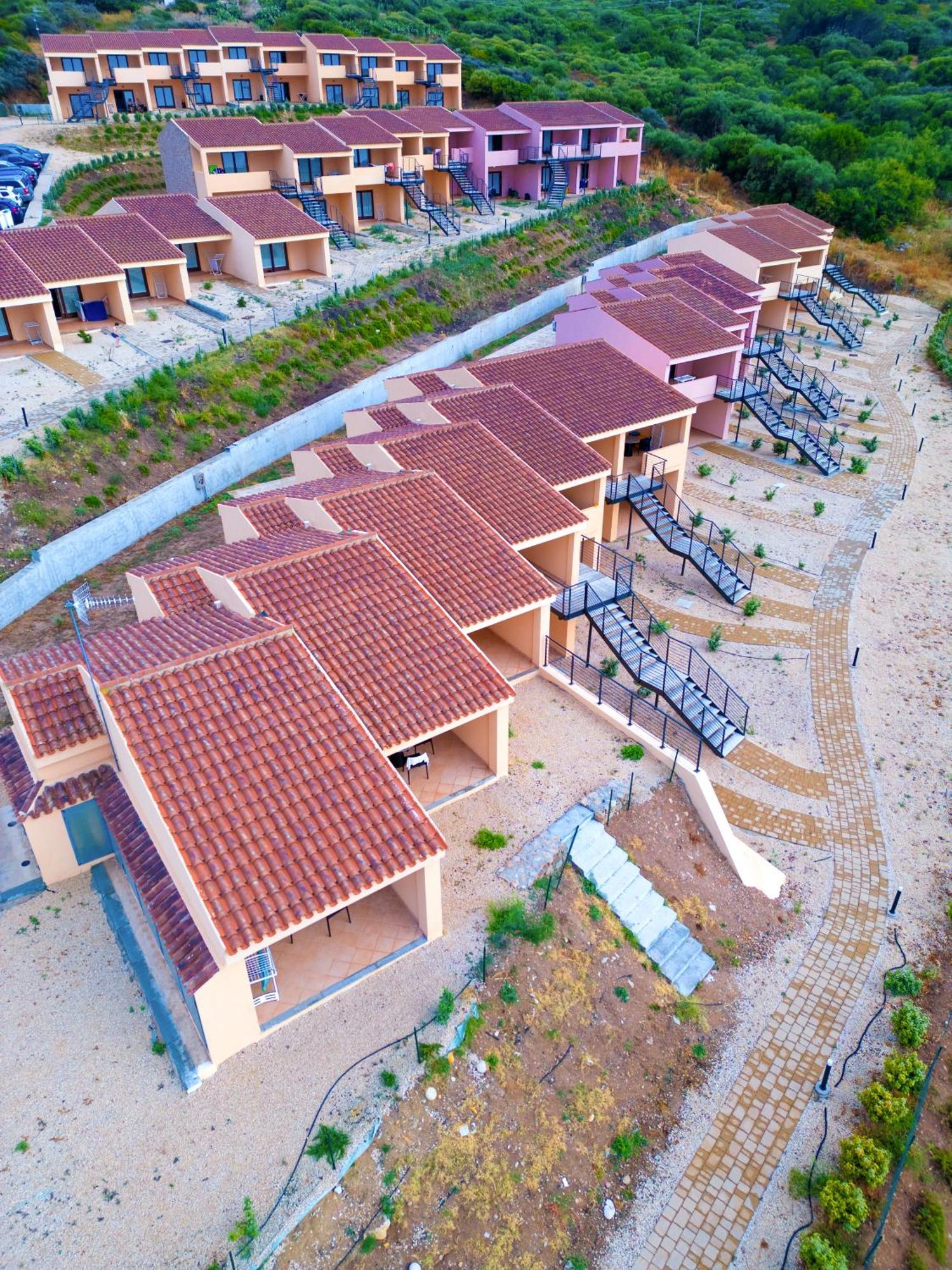 Residence Rocce Rosse Изола-Росса Экстерьер фото